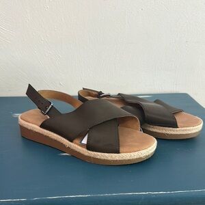 Universal Thread Frances Heels Women's Brown Sandals (run slightly big)